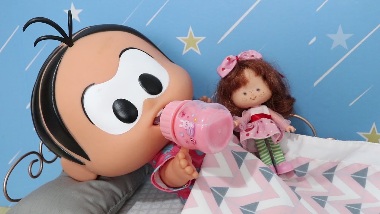 MÔNICA MOSTRANDO A SUA ROTINA DA MANHÃ E TOMANDO MAMADEIRA