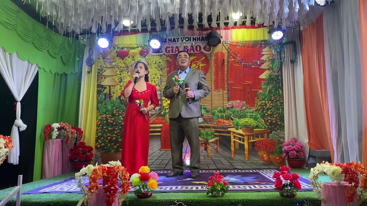 A Tư    Hồng Nhung giao luu Clb Giabao 
