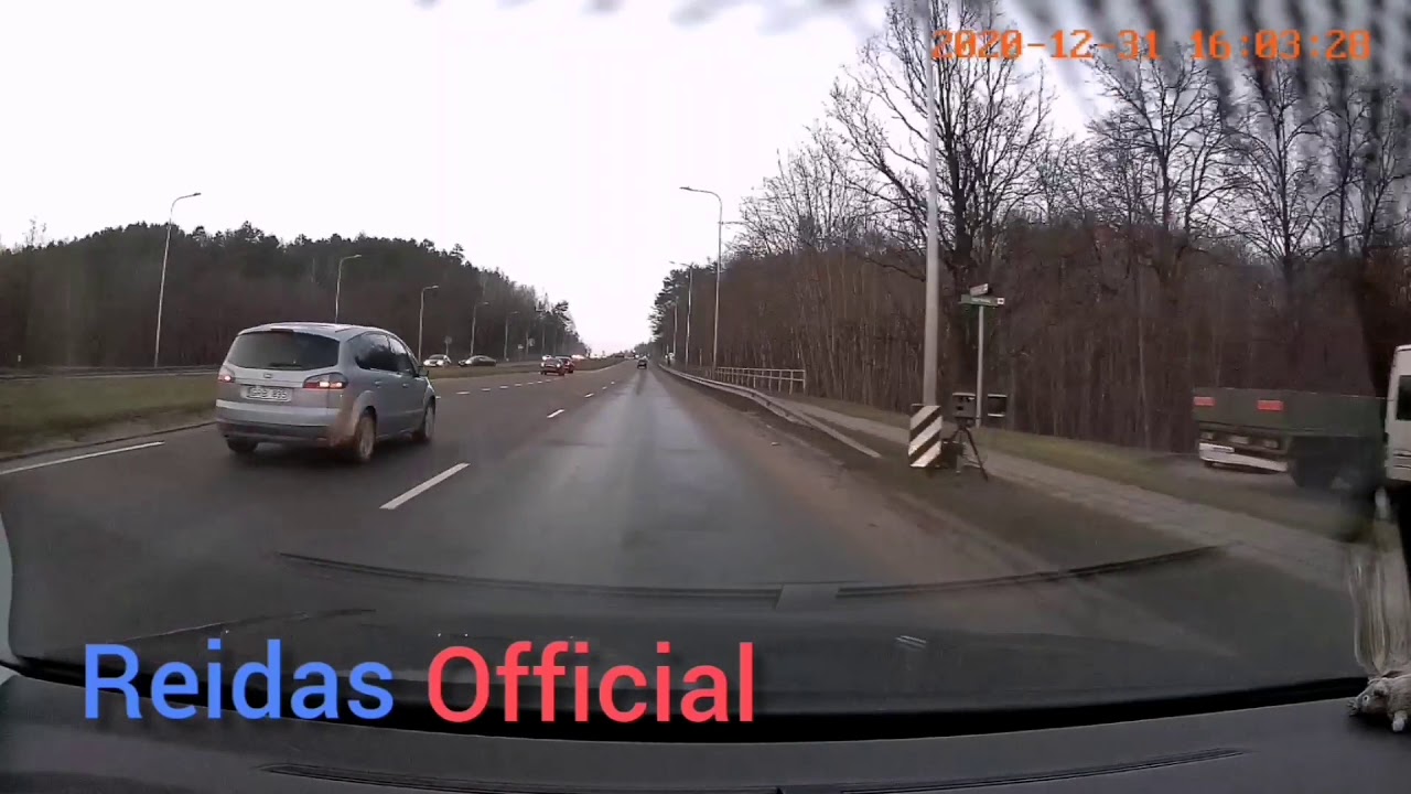 Ar trikojis blyksi? Vaizdo įra&scaron;as, kuriame trikojis nufotografuoja pažeidėją.