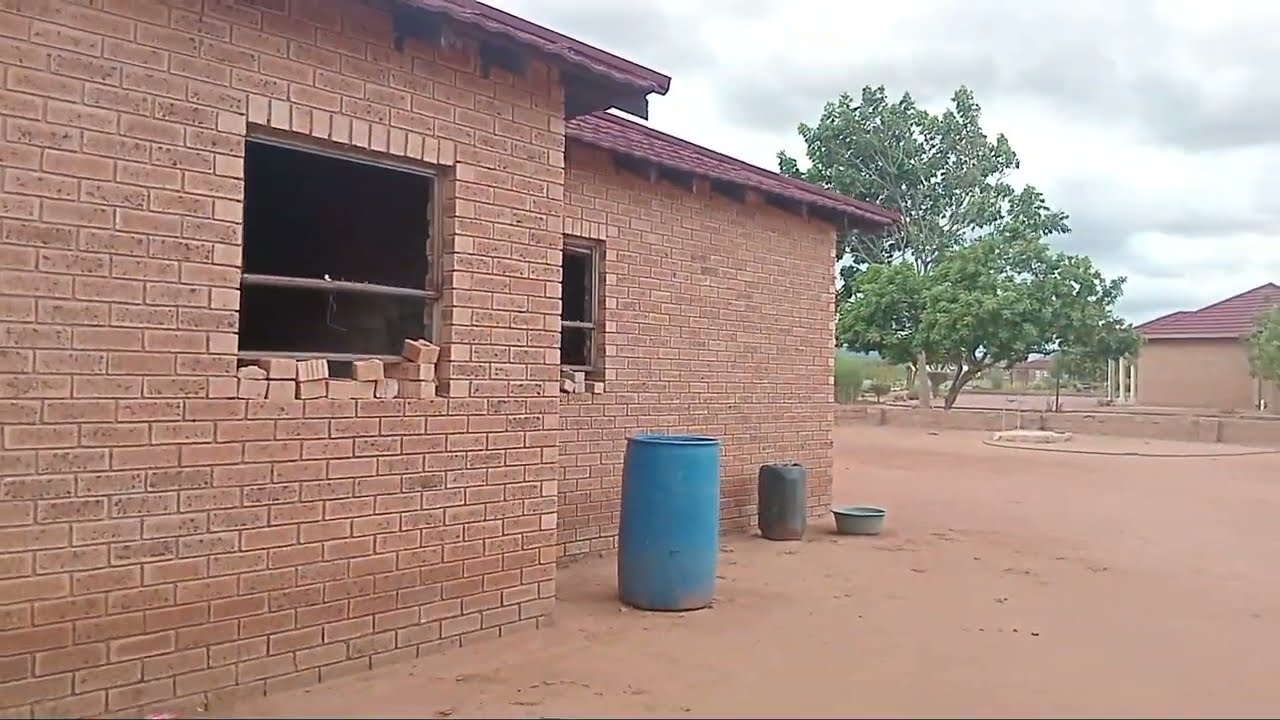 Preparing to complete my mom's 11 rooms house, in Fetakgomo Village, Apel