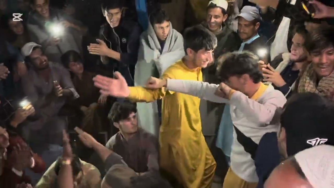 در کلی پٹن میں کوہستانی روائتی مجلس۔لوگ ثقافتی رقص کرتے ہوۓ #kohistanisong 