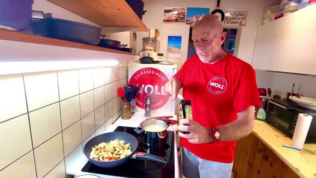 Woll Diamond Lite Wok,schnelle Sommerküche ,Huhn,-Paprika,-Champignon ,-Zwiebel ,-Nudeln .
