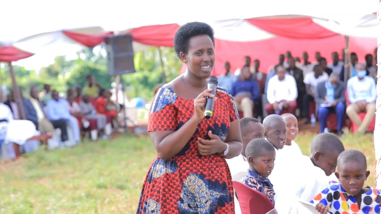 Bahima Banyankore Special song at Okuhingyira Ceremony.  Angels of Christ Choir