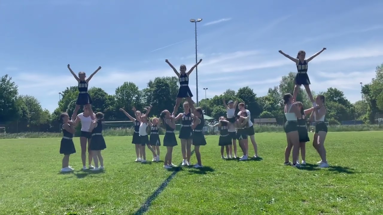 Sonne, Football, Cheerleader... perfekter 22.05.2022 „Gameday!“