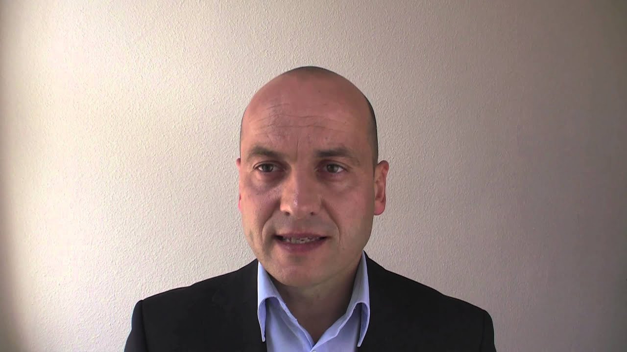 Arbeitsrechtler warnt vor Facebook-Posts wegen Kündigung  I Rechtsanwalt Bredereck