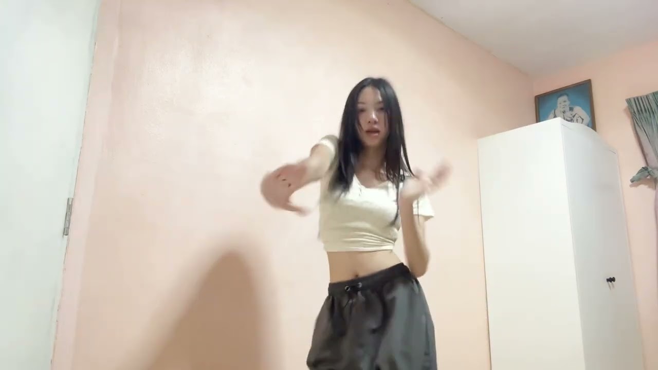 คลิปการเต้นของนางสาวภัทรจาริน
