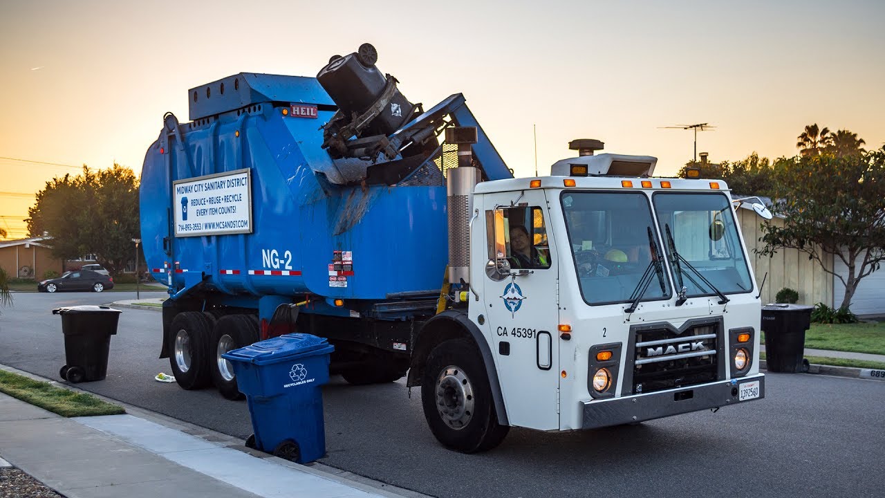Mack TerraPro LEU - Heil Rapid Rail Garbage Truck