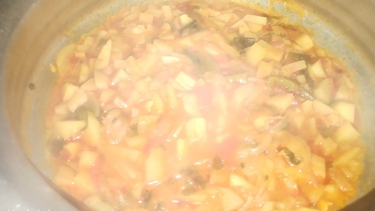 Jaisreefoodgod is live alloo curry 🍛