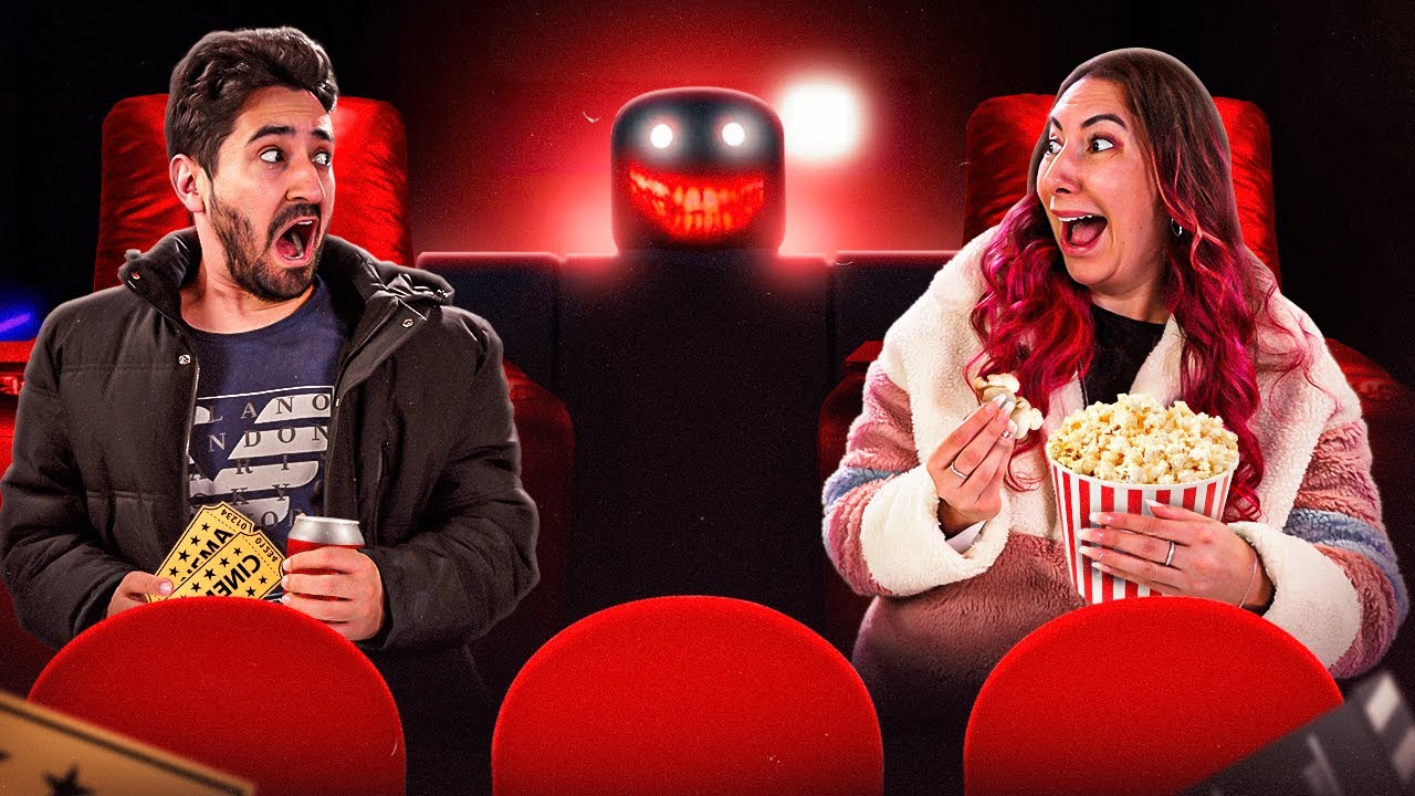 A HISTÓRIA DO CINEMA ASSUSTADOR no Roblox Movies Story
