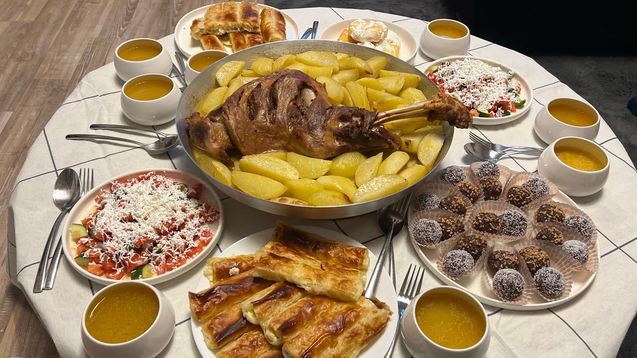 Sofra Shqiptare qe E ka Qef gjdo Shqiptar,Kofshë Qengji Receta e Babës tim receta Originale e Mishit