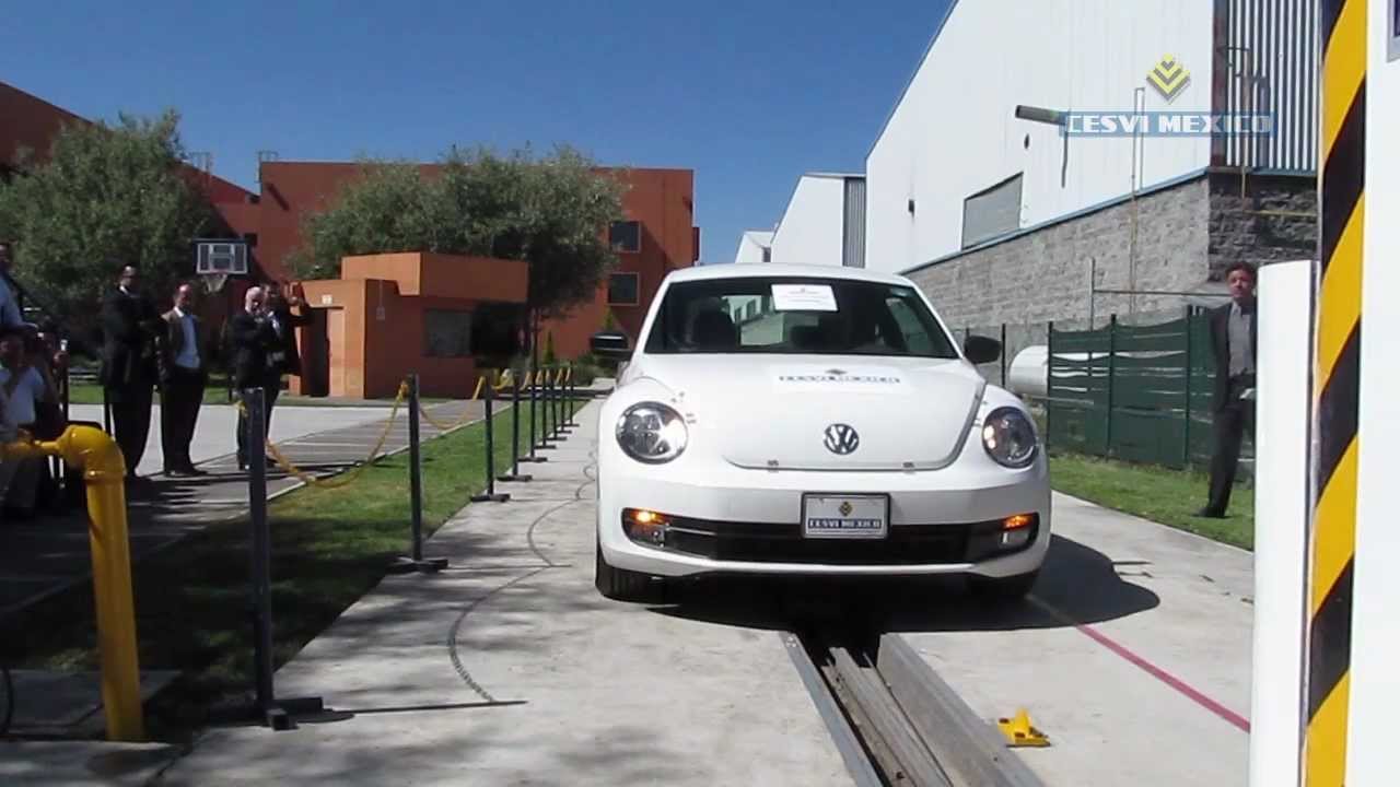 Low Speed Crash Test 2012 VW New Beetle
