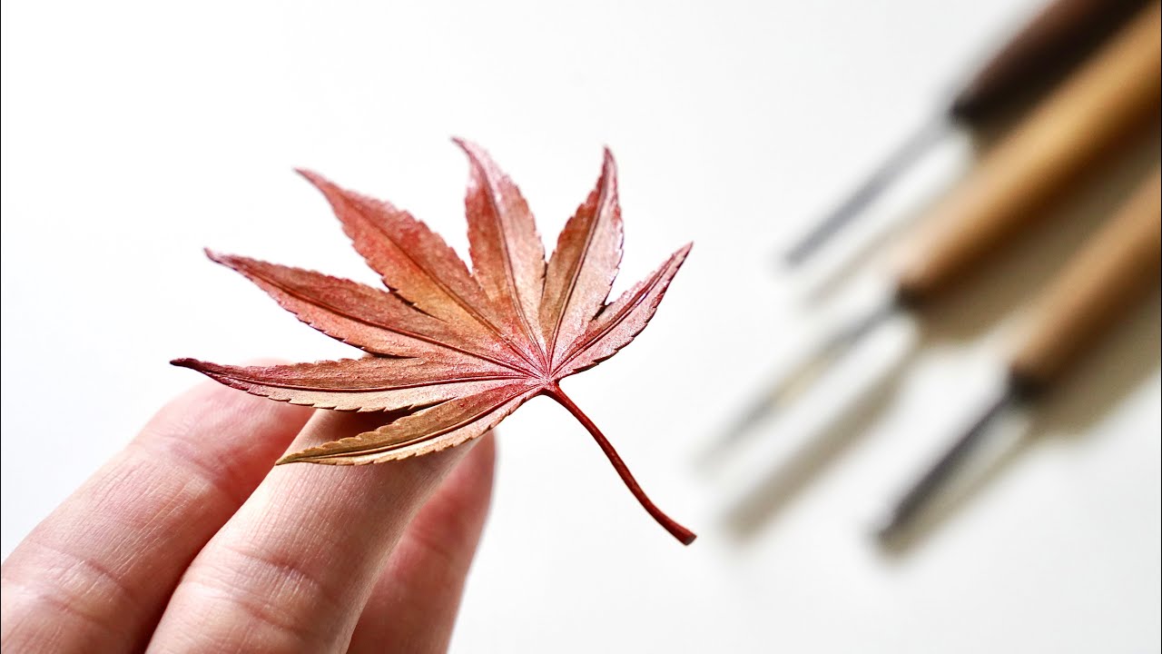 Wood carving maple leaf 【木彫刻】小さなモミジの葉っぱを彫る
