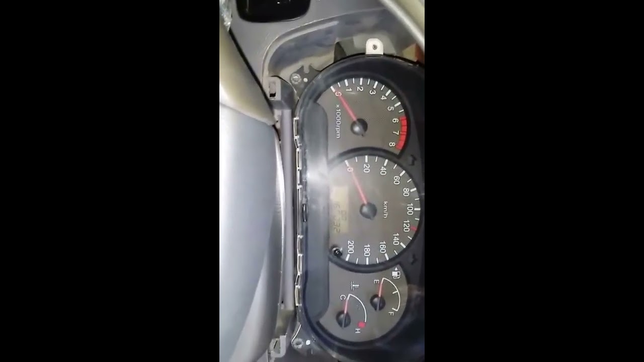 طريقة سهلة لتشغيل اللمبة التحزيرية للشنطة في طبلوة السيارة هيونداى فيرنا