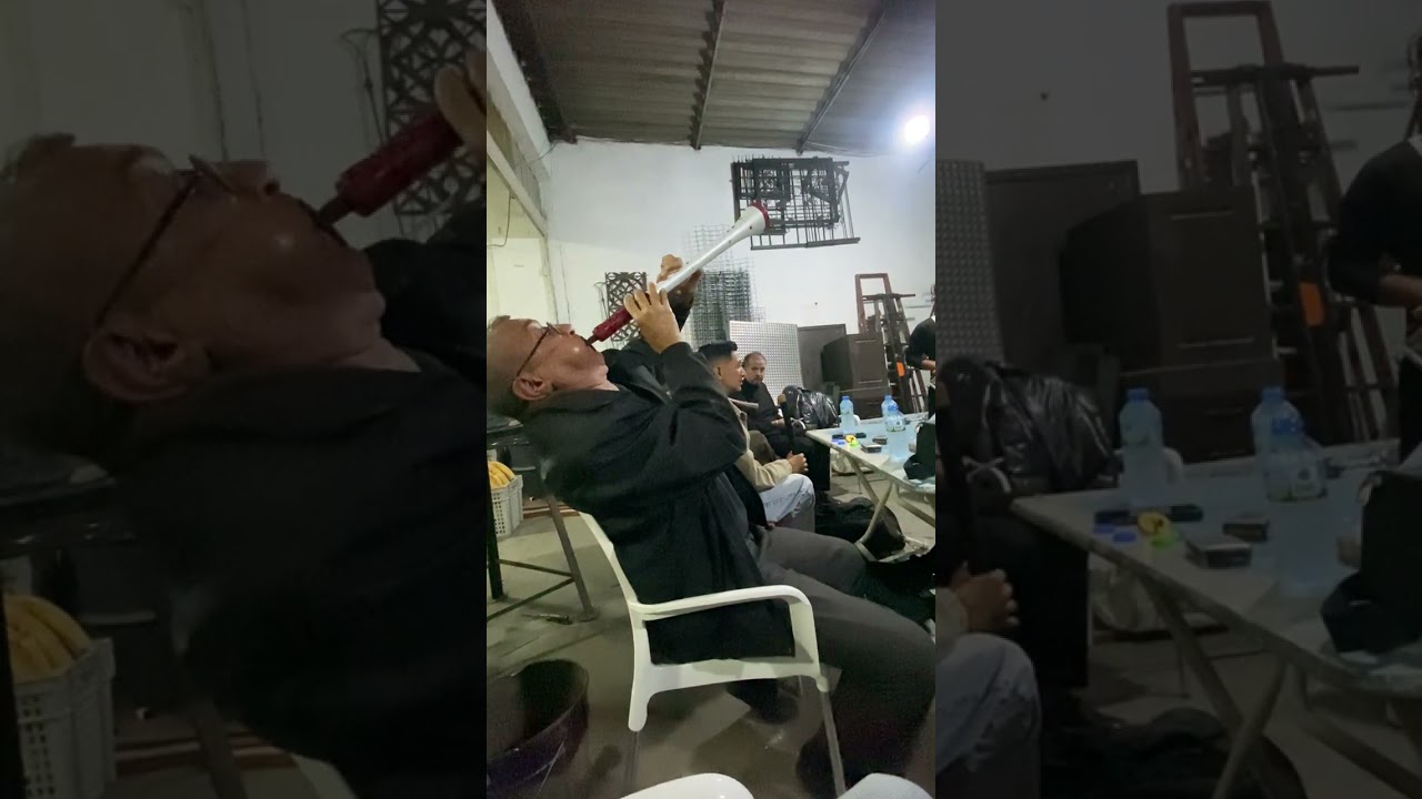 Selahattin Akarca - Baba Bug&uuml;n Dağlar Yeşile Boyandı