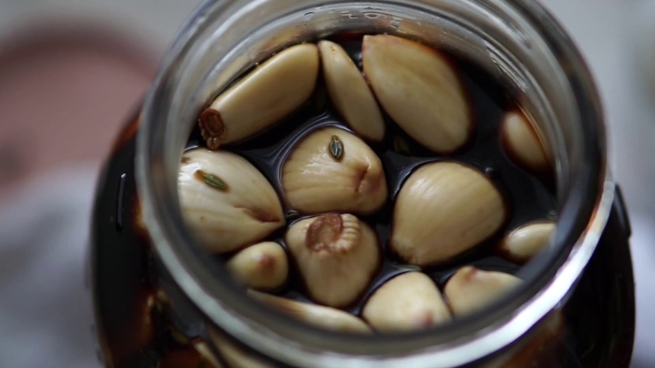 Persian Pickled Garlic Recipe (Sir Torshi)
