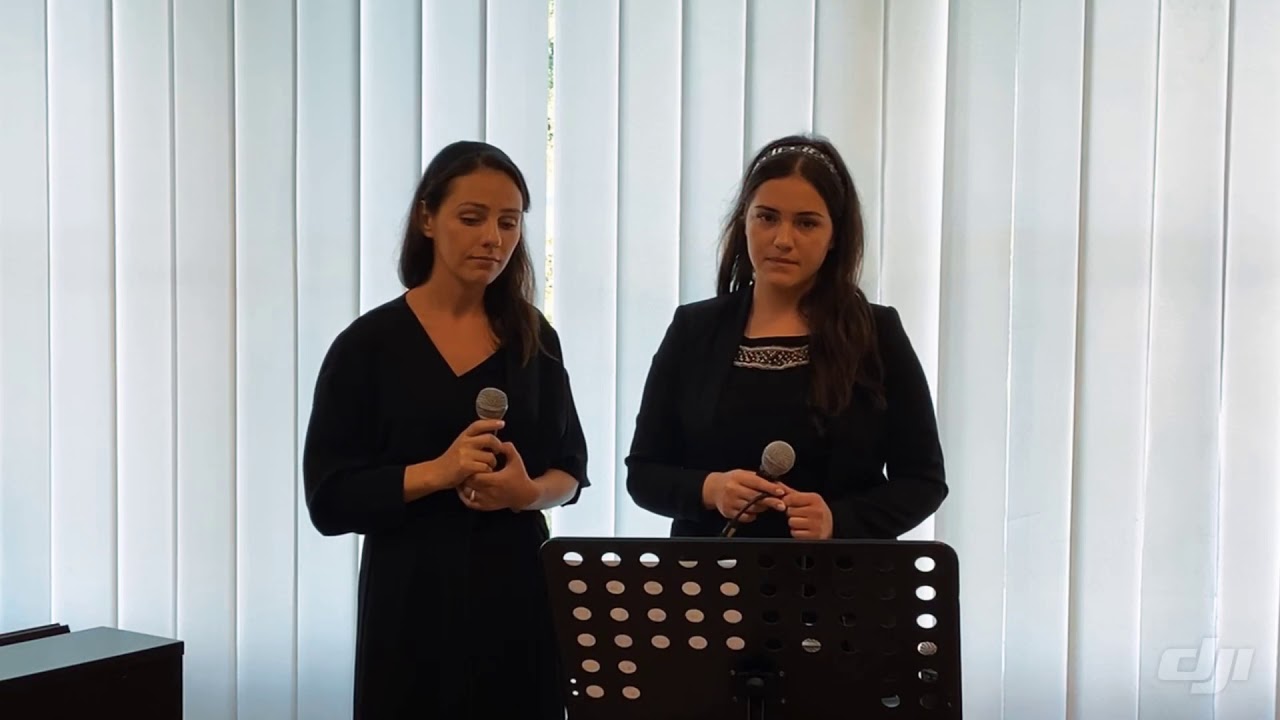 Nu-i loc mai sfint decât acela (Surorile Onofrei)