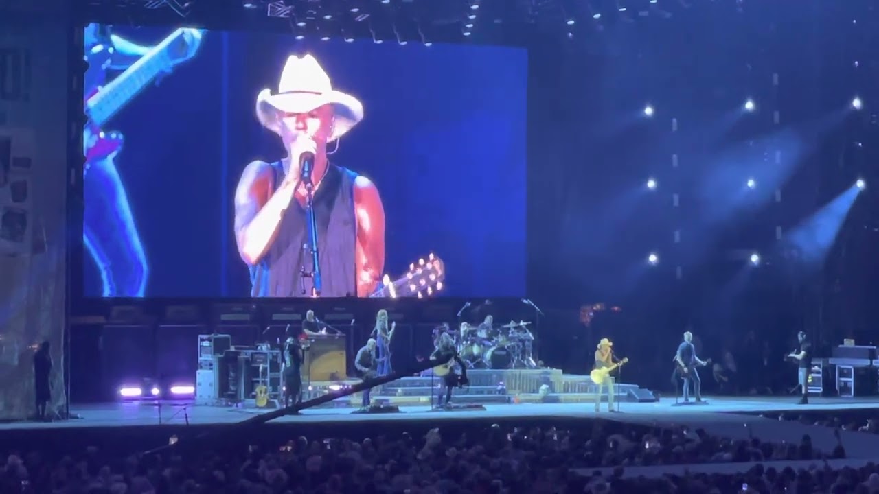 Kenny Chesney - The Boys Of Fall (Dallas 6/4/22)