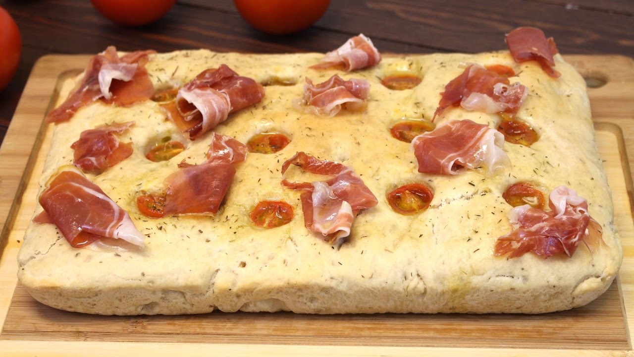 Focaccia de jamón serrano, tomates cherry y tomillo con Thermomix