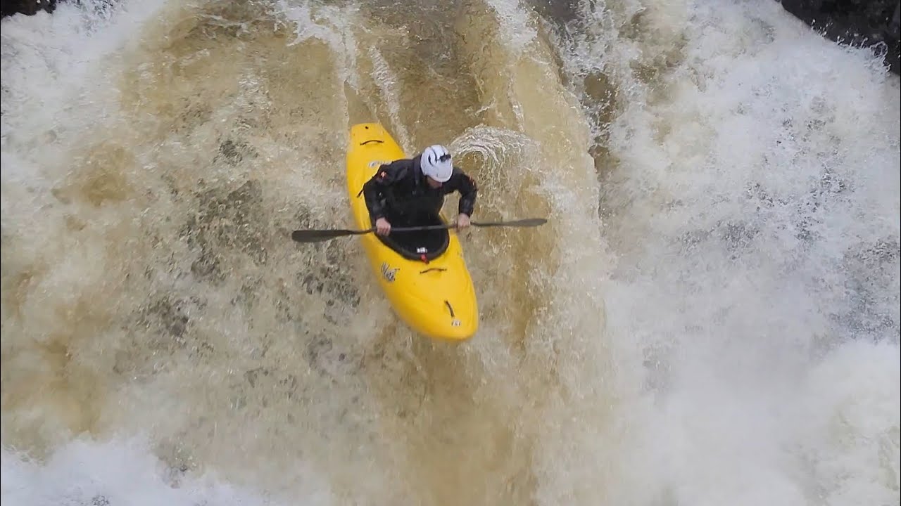 Whitewater kayaking Scotland: Another Waka day part 1