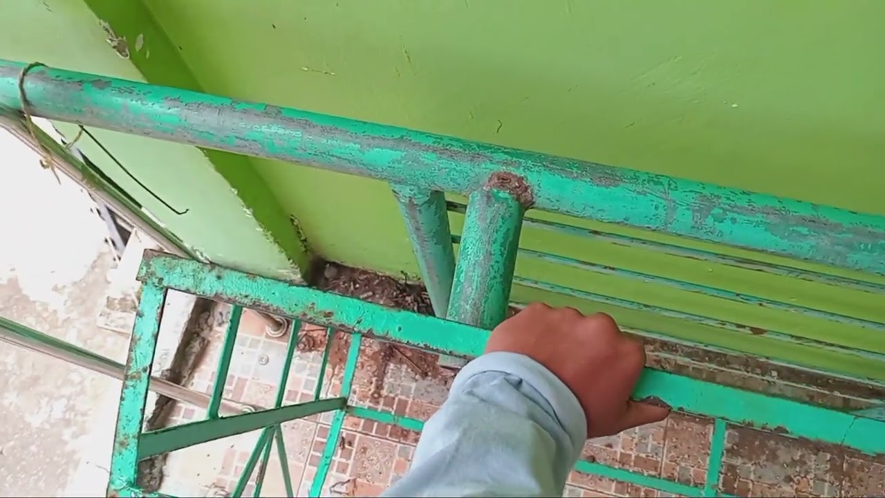 KA BUKIT SERELO LOKOMOTIF CC 204 RELASI KERTAPATI LEPAS STASIUN LAHAT #DIVRE3-+18:01