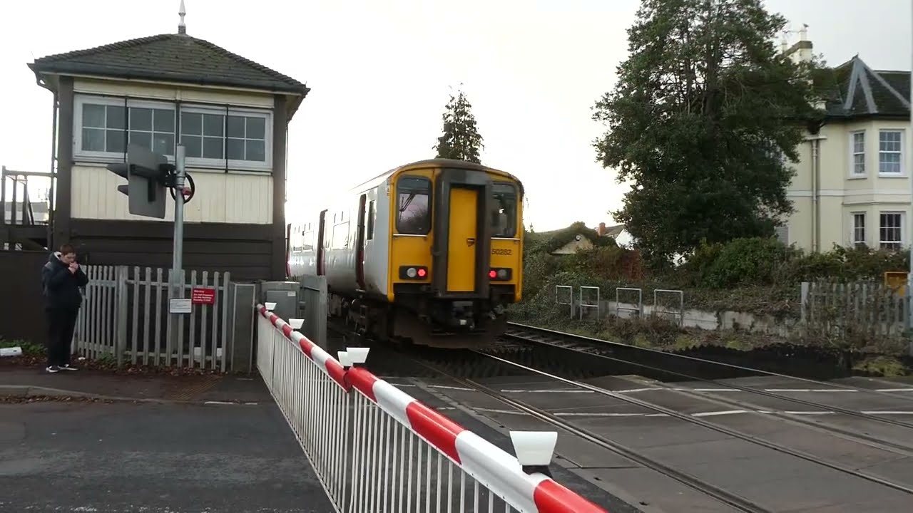 Alstone Level Crossing, Cheltenham 19/12/2025 (3)