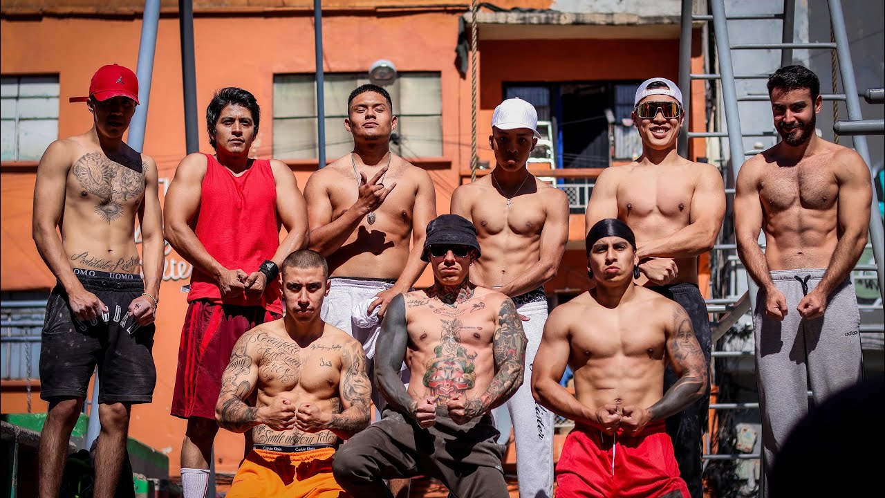 Un poco de la CLASE de CALISTENIA en las barras de INSURGENTES 🔥 | Ángel Herrera