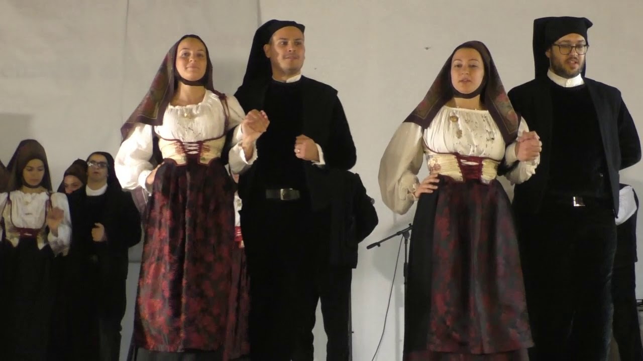 Gruppo folk associazione culturale Sa Cointrotza di Aidomaggiore