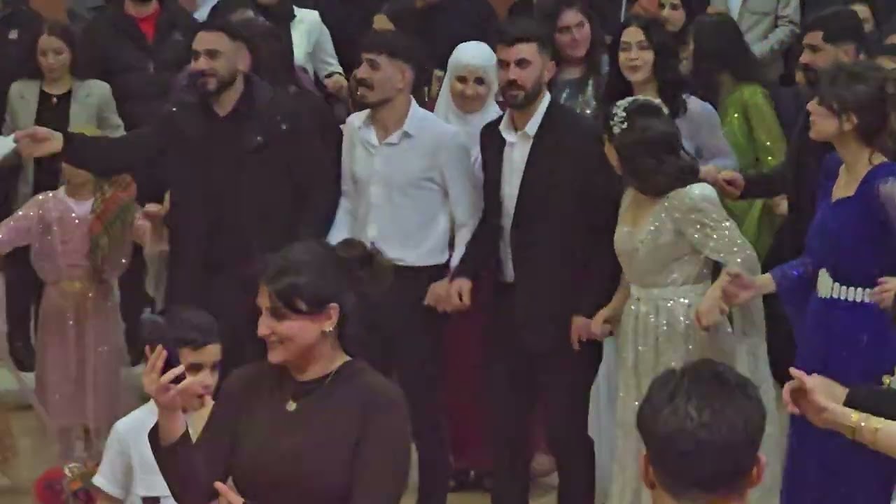 Varto mamahik köyü DİCLE ve CiHAN'nin nişan düğünü rochefort part 4
