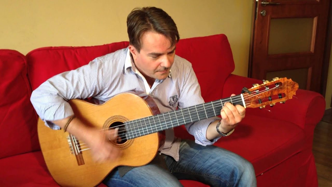 KRZYSZTOF PEŁECH NA KANAPIE