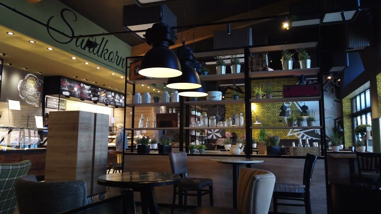 Cuxhafen - Duhnen. Mittendrin B&auml;ckerei u. Cafe Sandkorn.