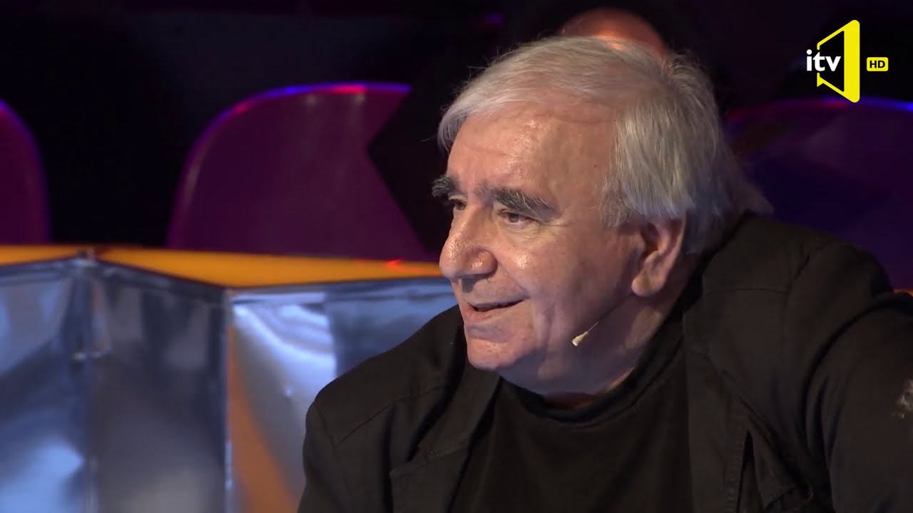 Ramiz Rövşən 47 yaşlı "Kino" şeirini səsləndirir...