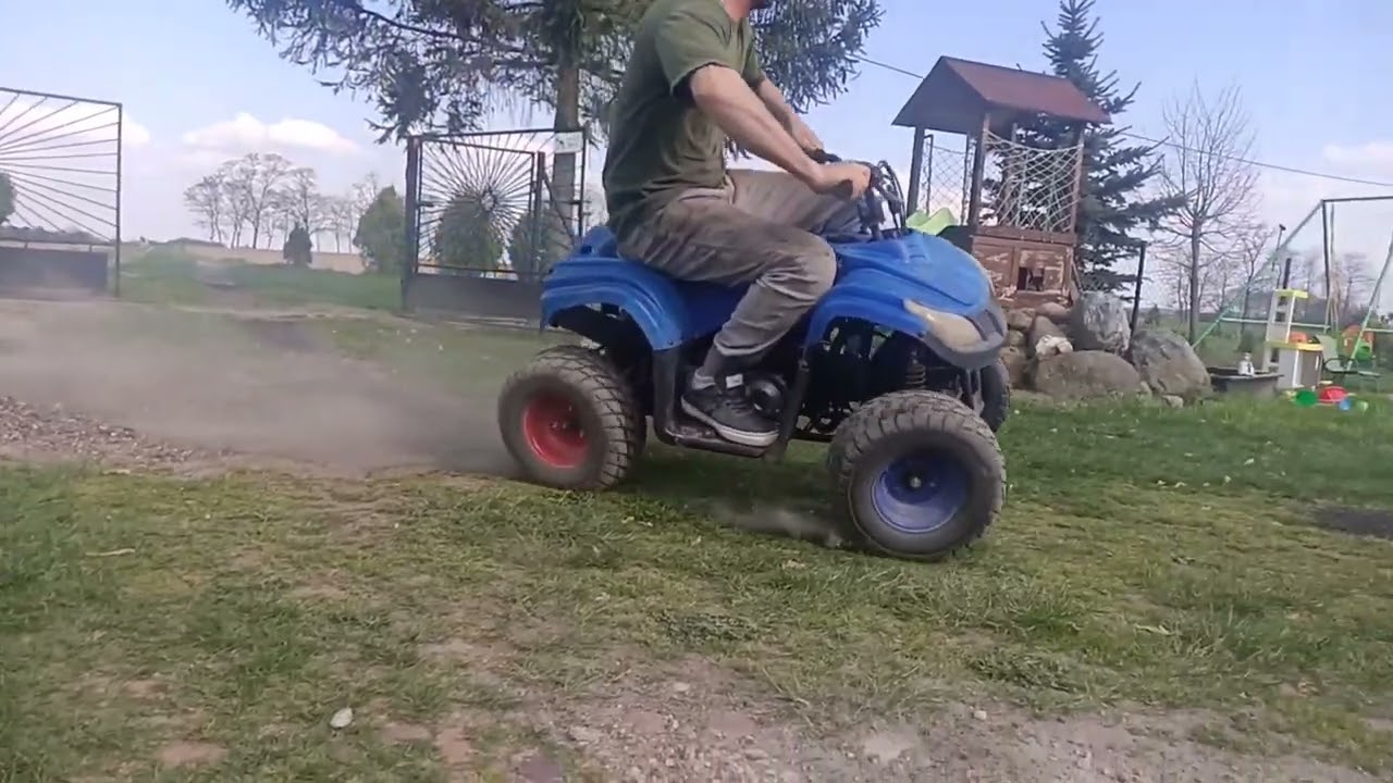 Chiński quad 110 na kolach z Biedrony