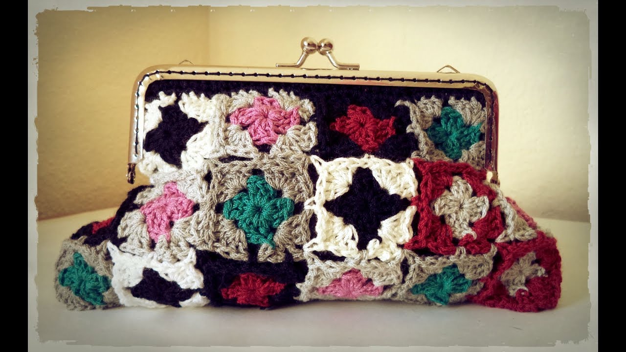 BOLSA DE MÃO EM SQUARES COM FECHO DA AVÓ ❤❤