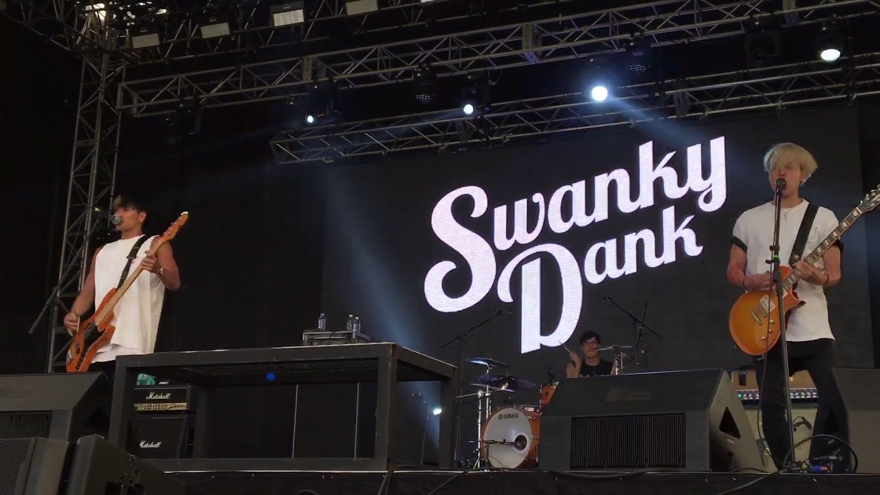 Listen to the Radio , Swanky Dank @ 2017 Pentaport Rock Festival in Korea
