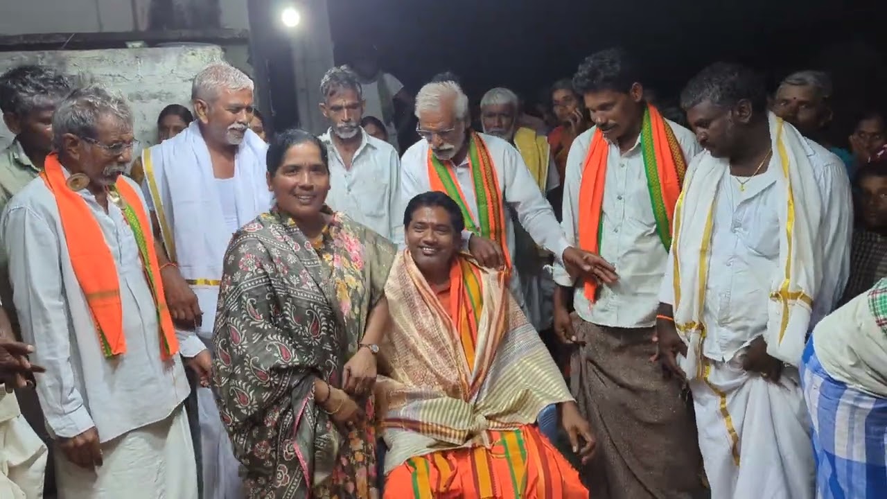 ప్రకాశంజిల్లా కురిచేడుమండలం  కాశిపురం గ్రామస్తులు ప్రవచనానికి ఆనందించి మనస్వామివారిని సన్మానం చేయుట