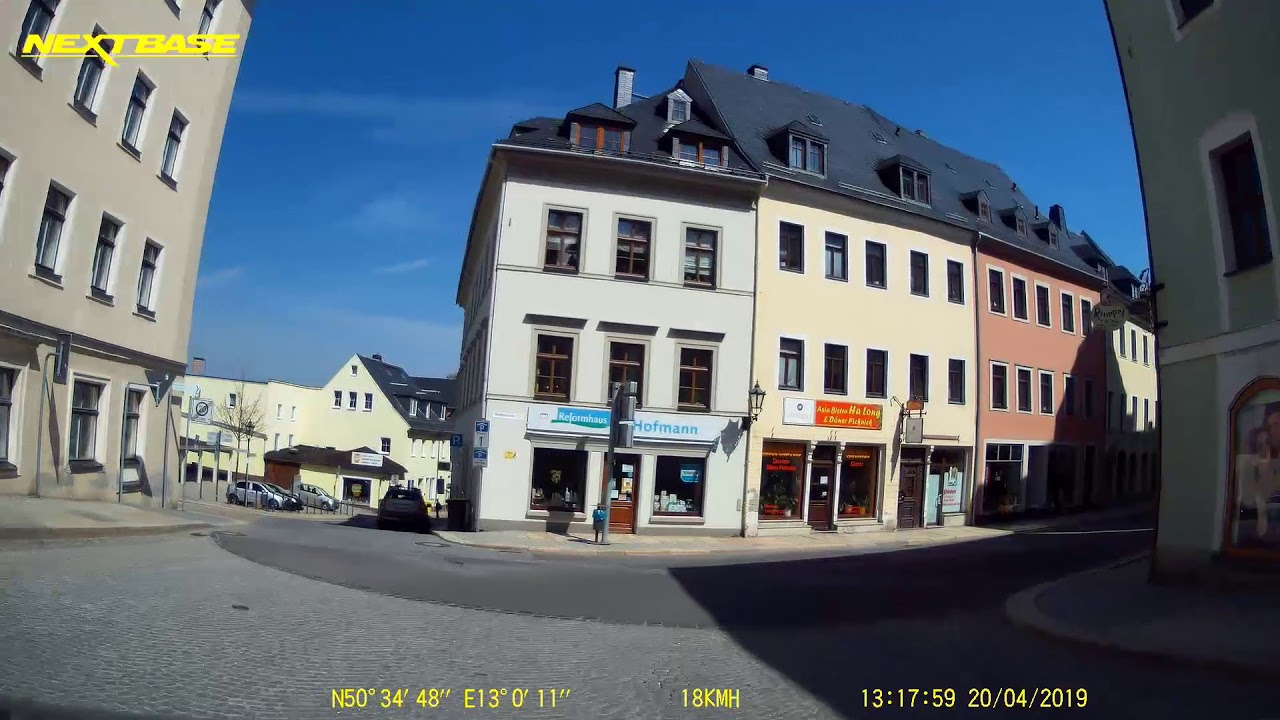 D: Große Kreisstadt Annaberg-Buchholz. Erzgebirgskreis. Fahrt durch die Stadt. April 2019