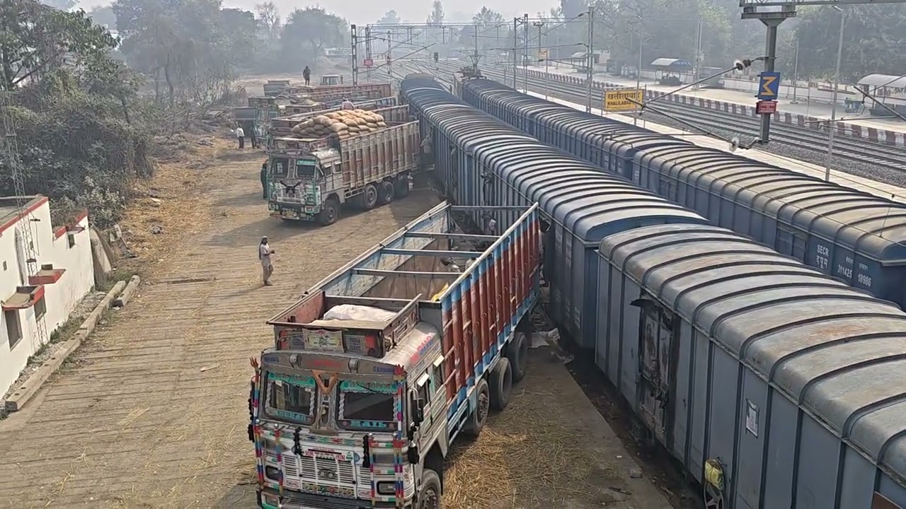 ♥️💫Khalilabad  #malgodam station 🚉#train #vlogger #vlog #khalilabad 
