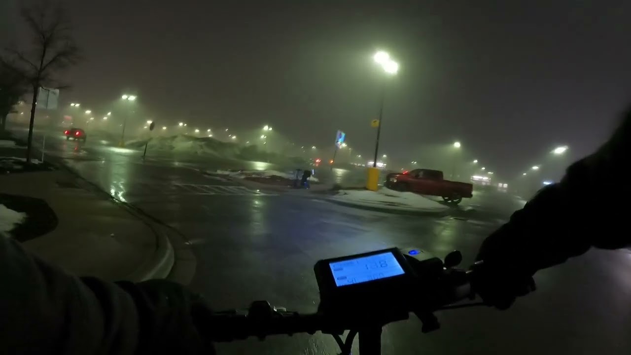  foggy Saturday night Walmart ride on my ecotric 20in fat tire e-bike before the 2 days of snow come