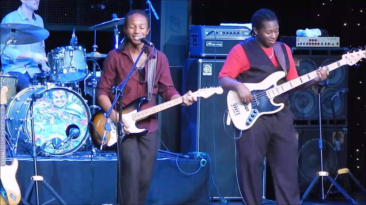 The Peterson Brothers - I Wouldn't Treat A Dog