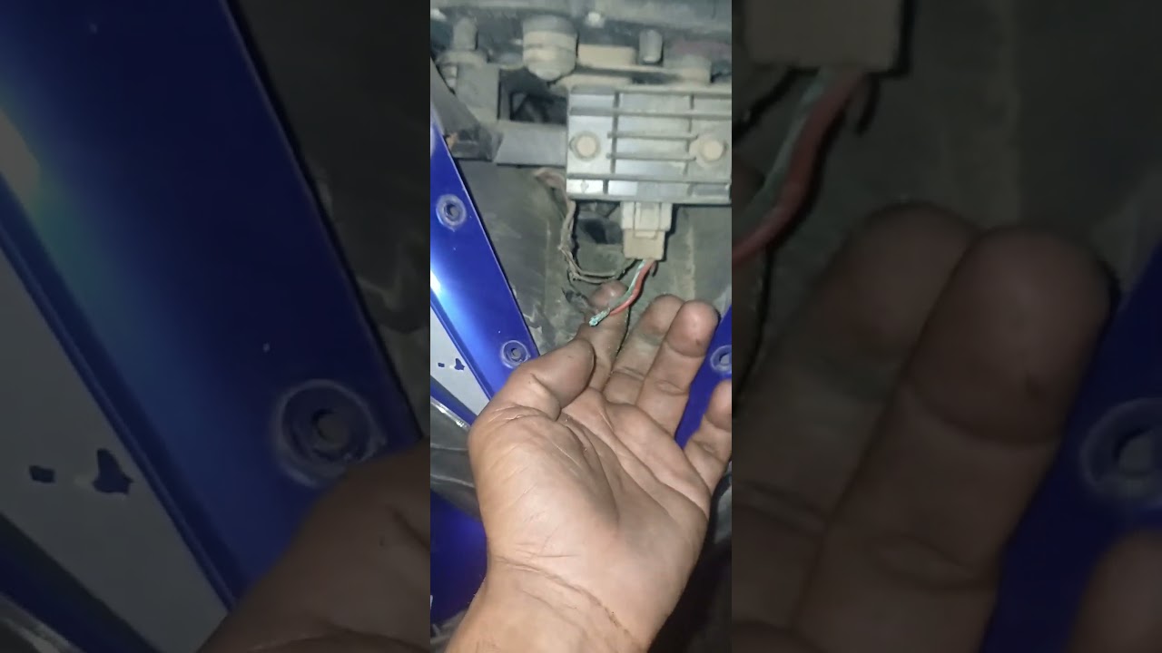 Yamaha r15 v2 Chagrin RECTIFIER & REGULATOR ASSY