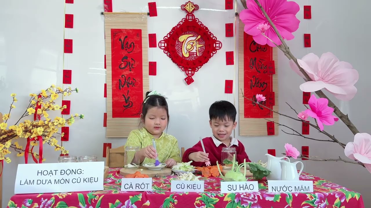 Sb2: (Q.Anh+Tuấn Kiệt)Bé làm dưa món củ kiệu đón Tết
