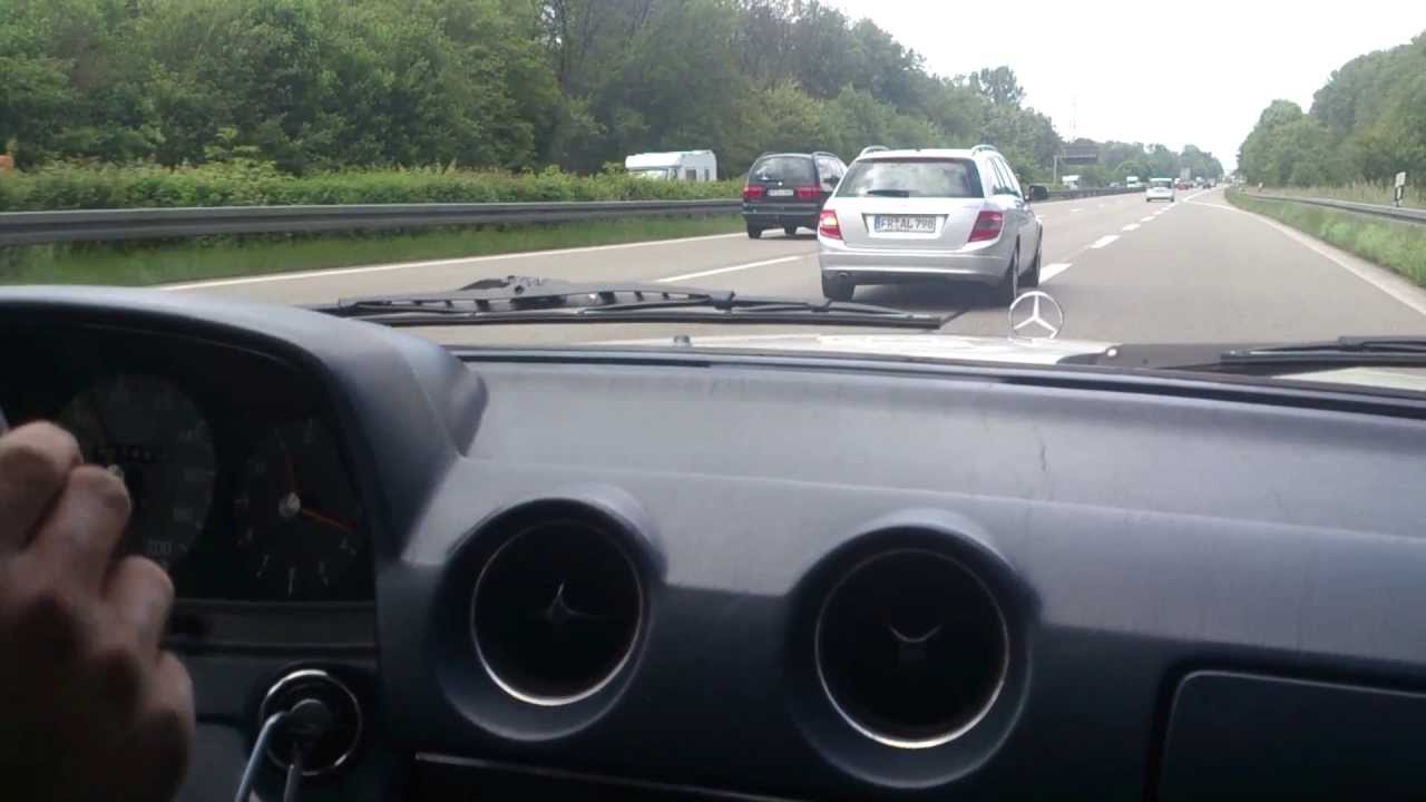 Mercedes W123  230E