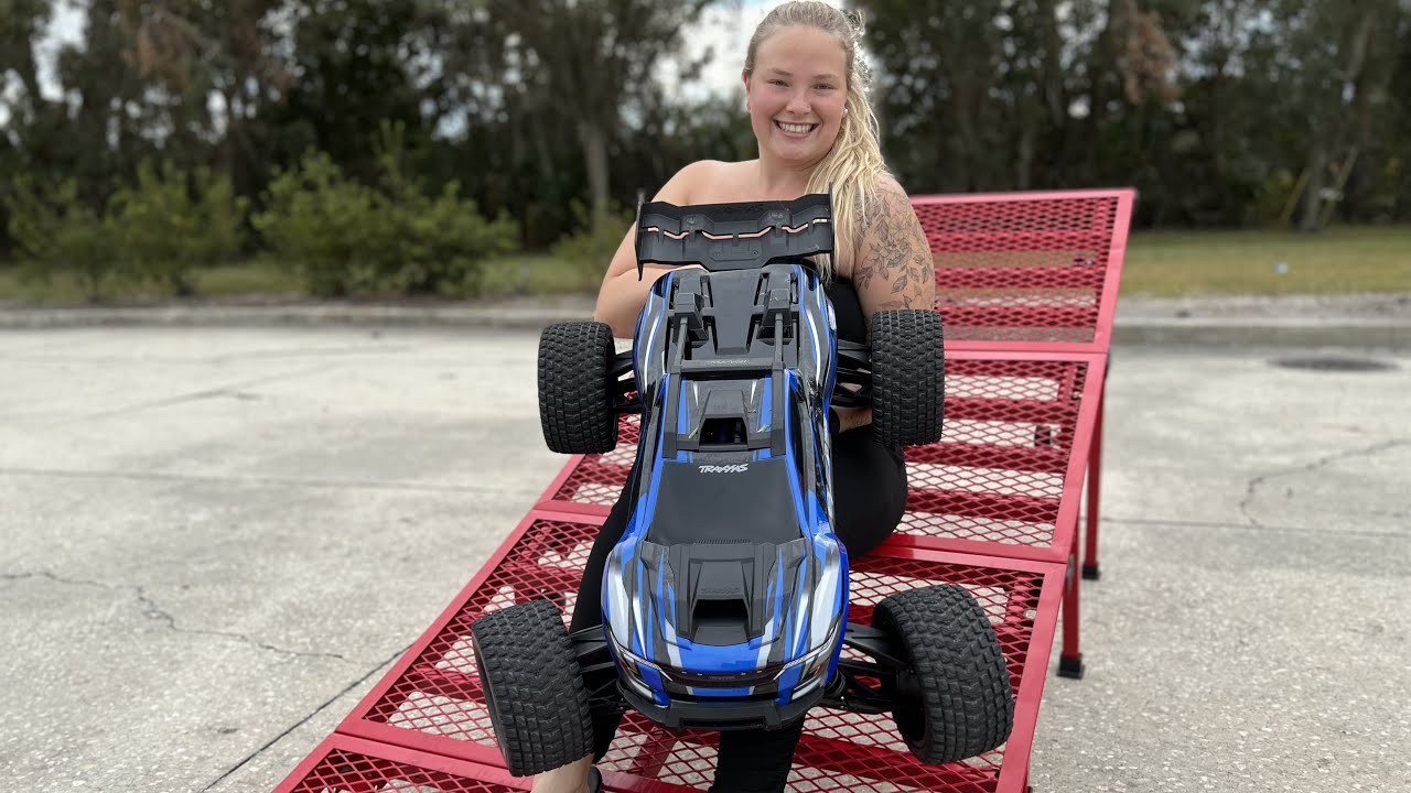 Распаковываем НОВЫЙ Traxxas XRT и сразу же его разбираем