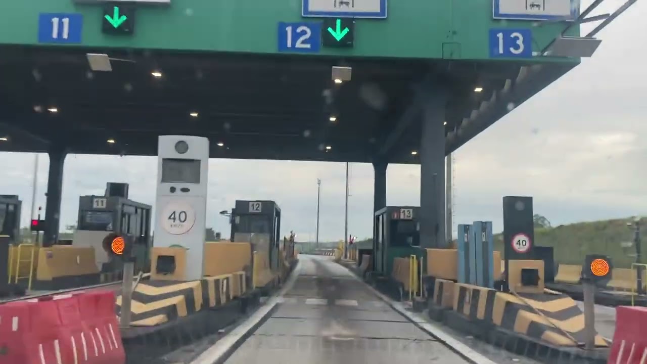 Rodovia Carvalho Pinto  acessando Rodovia Presidente   Dutra  E.P 03 / 26