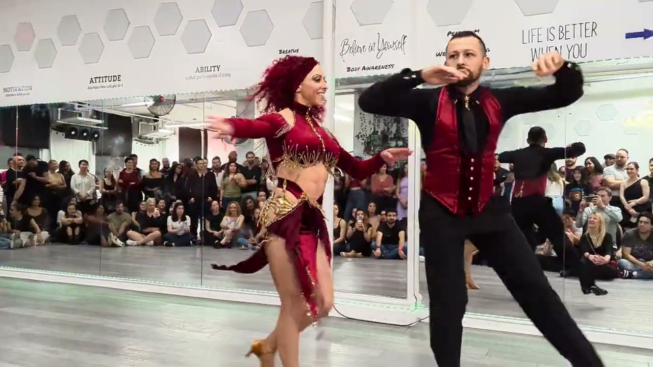My friend Lovisa Hart & Brayian Rubiano Perform Salsa to a huge New York crowd! SERIOUS TALENT 💖💖💖