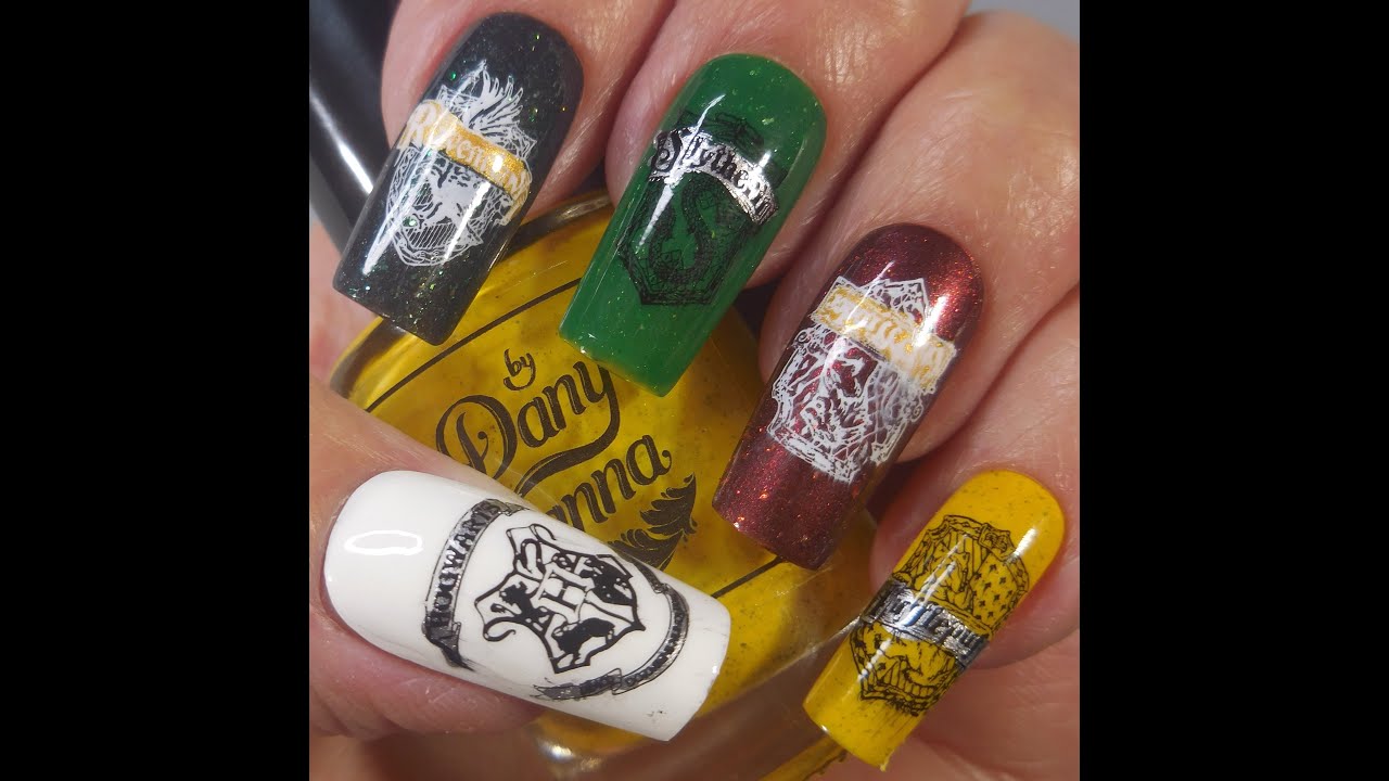 Dany Vianna Harry Potter Polishes ~  Mundo de Unas / Harry Potter Stamping Plate