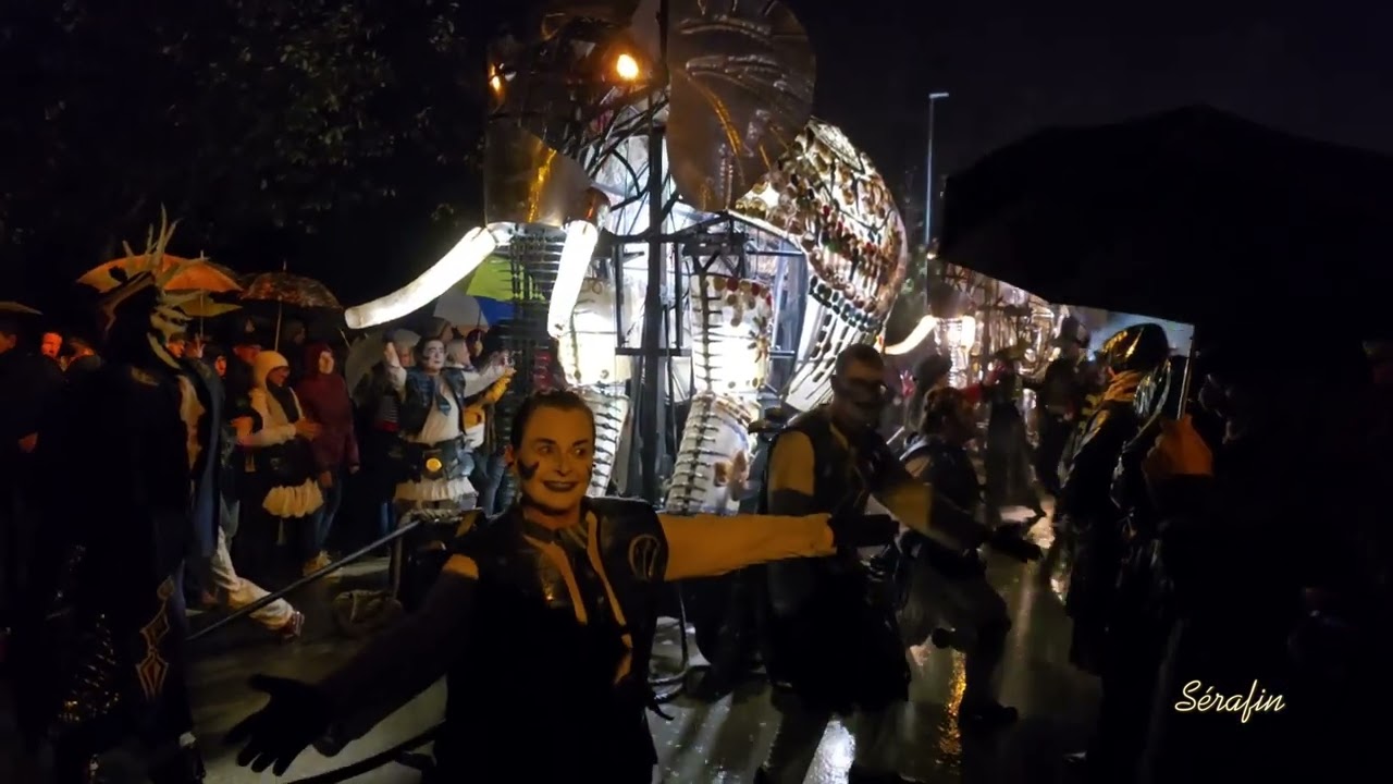 Trois Éléphants passent , déambulation , Oposito et le Bagad de Plougastel