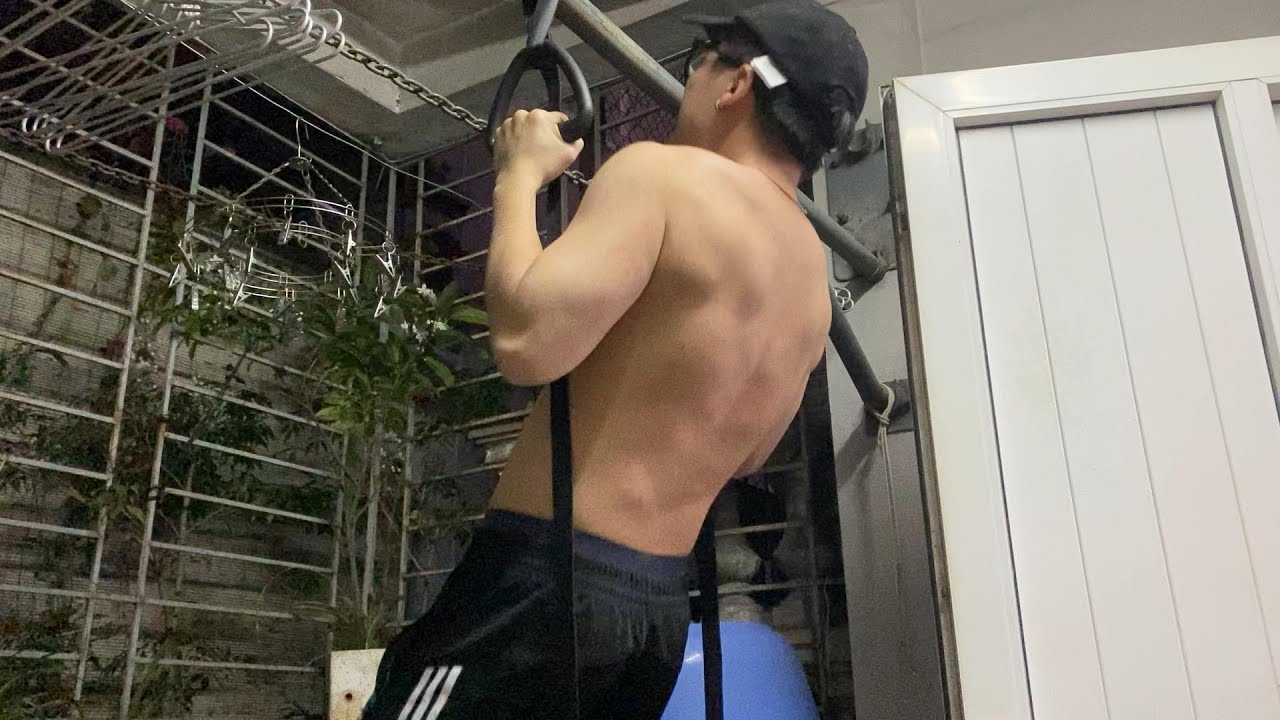 Thoát Skinny Fat - Ngày 4: Lưng, tay trước.