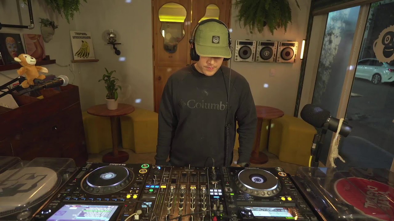 S01 E1 PROPER COLLECTIVE - Mono Radio Tulum