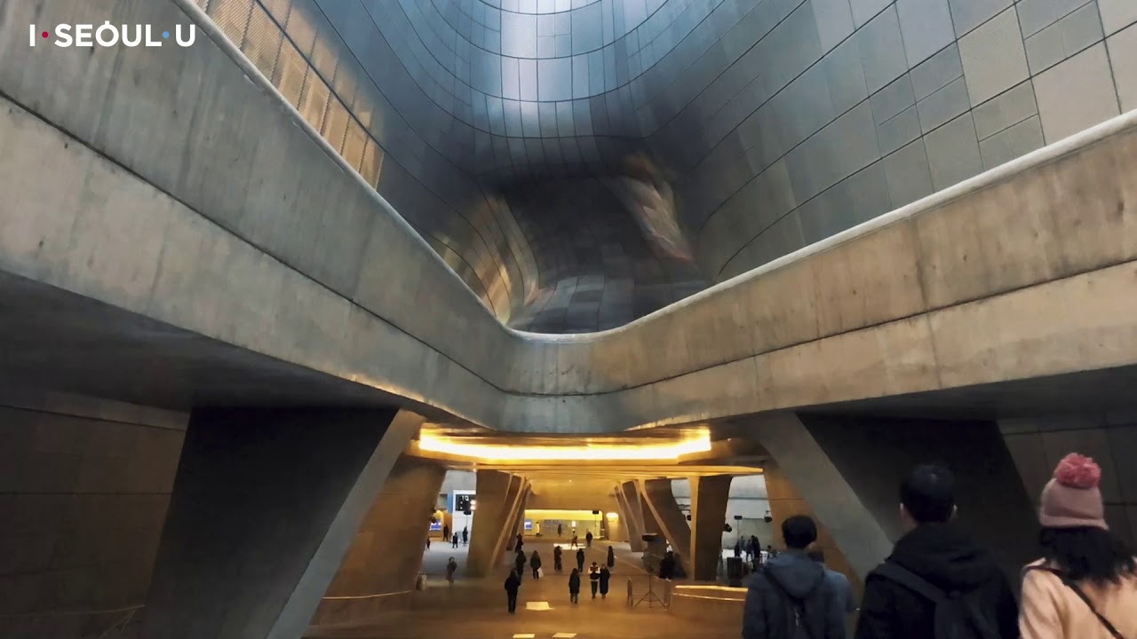 Attractive Buildings in Seoul:: DDP(dongdaemun design plaza) & seoul light